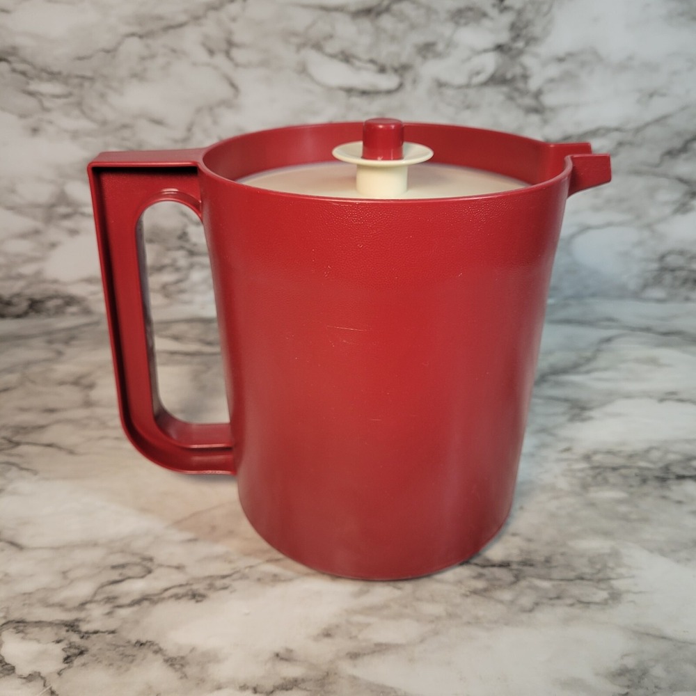 Vintage Tupperware Pitcher Paprika Red 6-Cup/ 1.5L Push-Button Seal Lid 1575-8